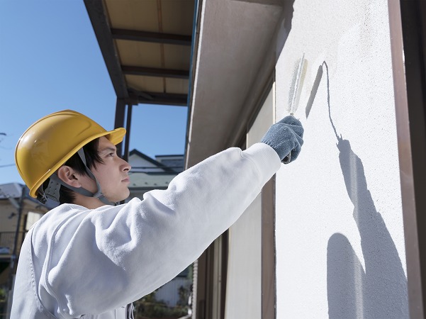 外壁塗装業者に依頼する際に見るべきポイントとは？